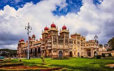 St Philomena Church and royal art museums local sightseeing in Mysore